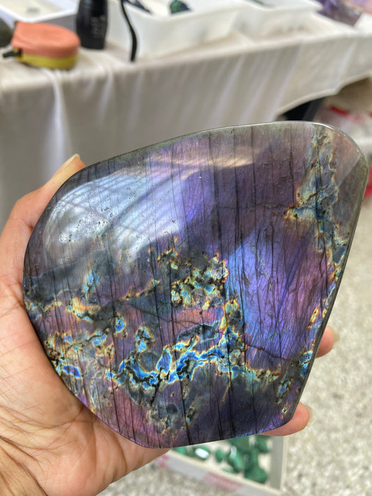 Labradorite freefrom