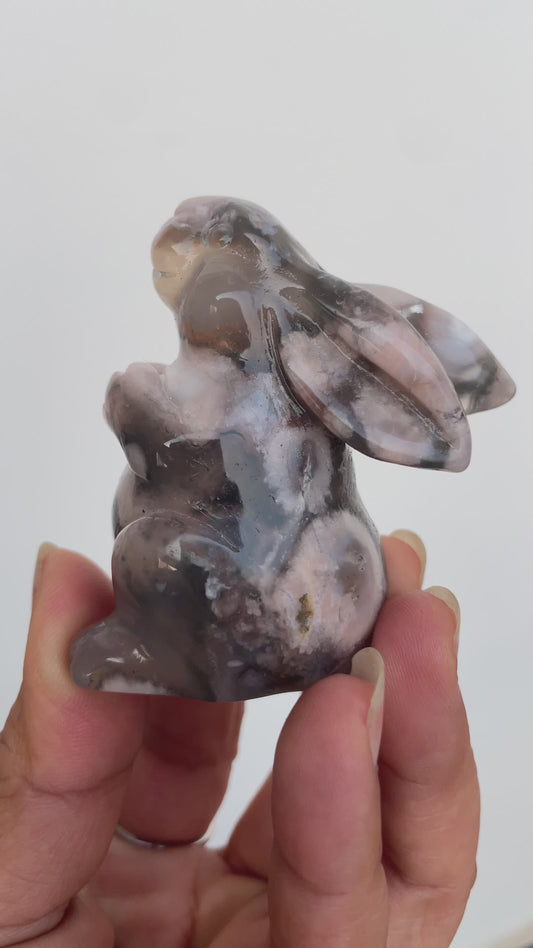 Black flower agate bunny